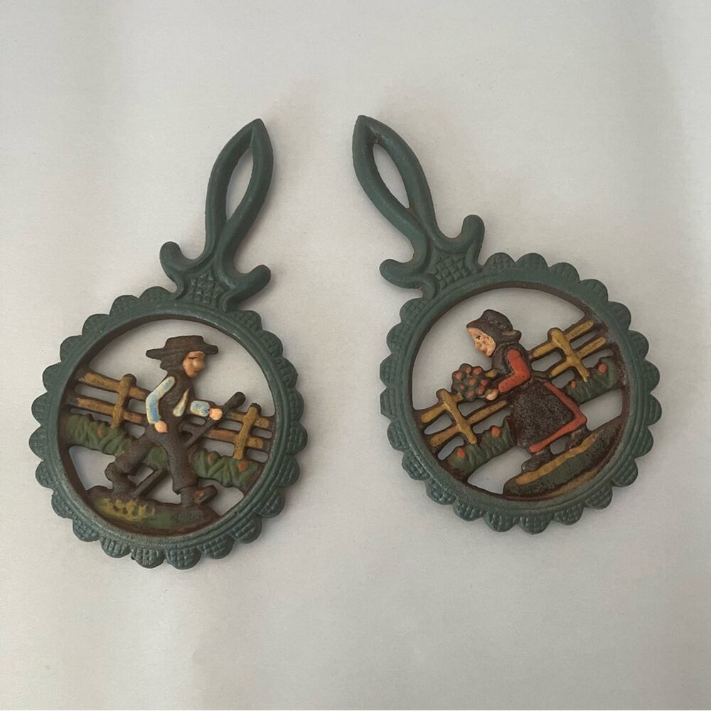 Set of 2 Vintage Deco Cast Iron Amish Trivets With Handle Hand Painted 4.5"x8"